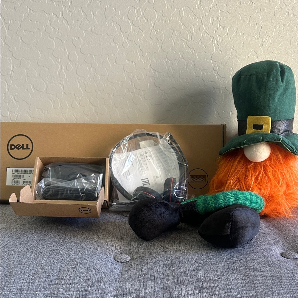 New Dell Accessory set (keyboard, mouse, headset)